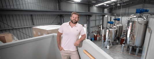 Die Geschichte hinter Egmont Honey: Ein Interview mit Gründer James Annabell