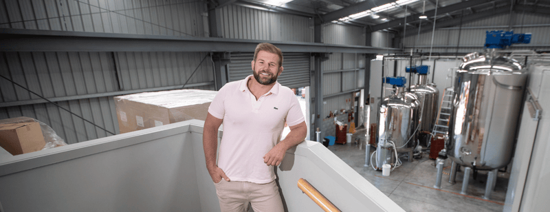 Die Geschichte hinter Egmont Honey: Ein Interview mit Gründer James Annabell